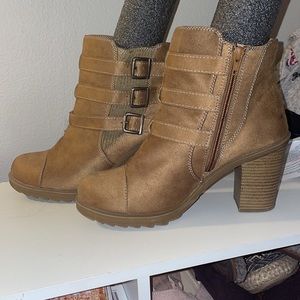 9.5 jelly pop camel zip buckle heeled ankle booties
